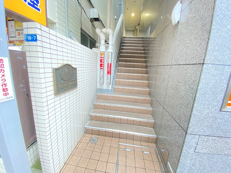 メインステージカテリーナ恵比寿駅前のエントランス