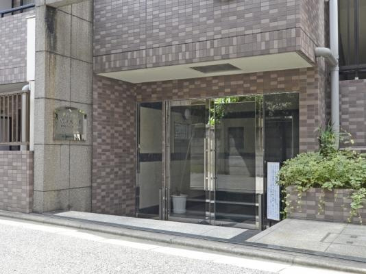 菱和パレス代々木公園のエントランス|ゆとりのあるエントランスです