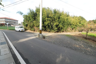 【前面道路含む現地写真】 | 西岐波・吉田原（地目・山林）389坪 | 現地（2024年11月29日撮影）
現状竹林です。