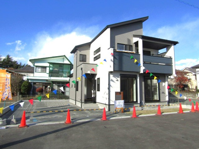 【駐車場】 | ブルーミングガーデン甲斐市西八幡2期　1号棟 | 駐車スペースもあります