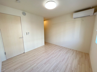 【寝室】 | ルナ　クレセンテⅢ