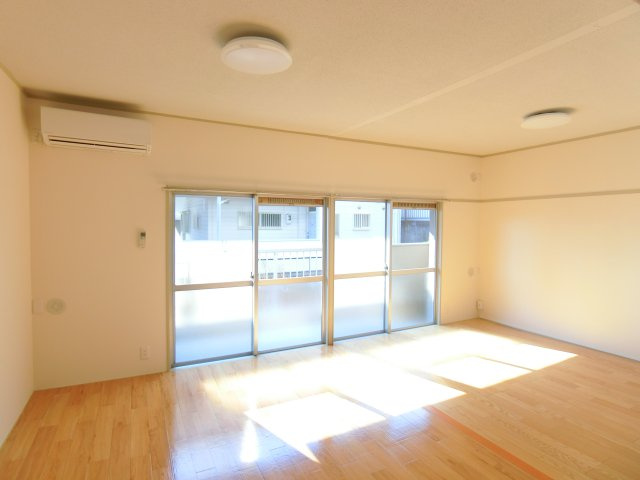 ルグラン嶋津の居間・リビング