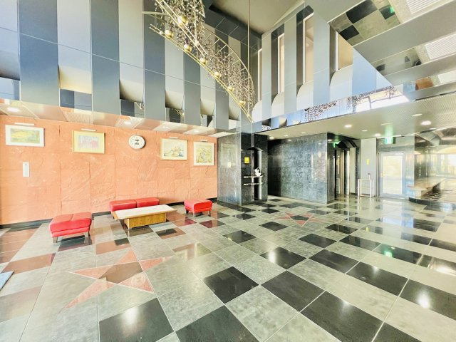 ベルメゾン末広のエントランス|高級感溢れるエントランスホール