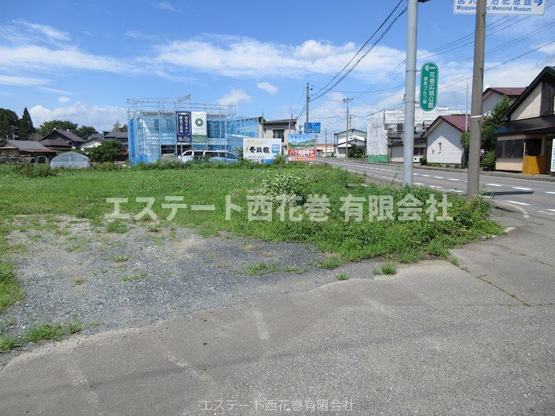 花巻市上根子字中野　土地の前面道路含む現地写真