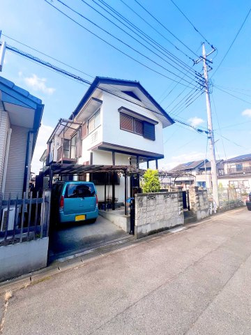 高崎市八幡町　中古住宅の前面道路含む現地写真