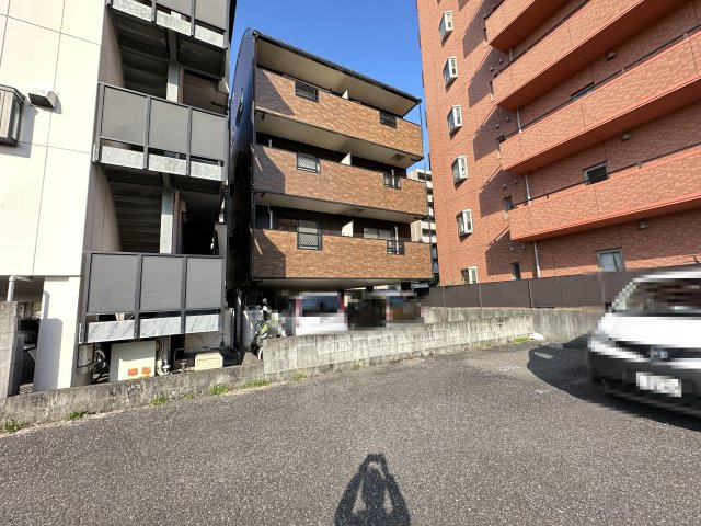 ノワール弥右衛門の周辺