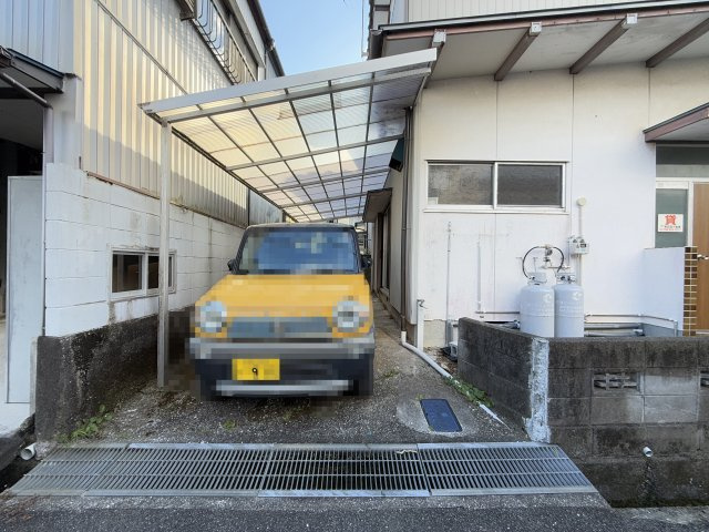 一宮東町貸家の駐車場