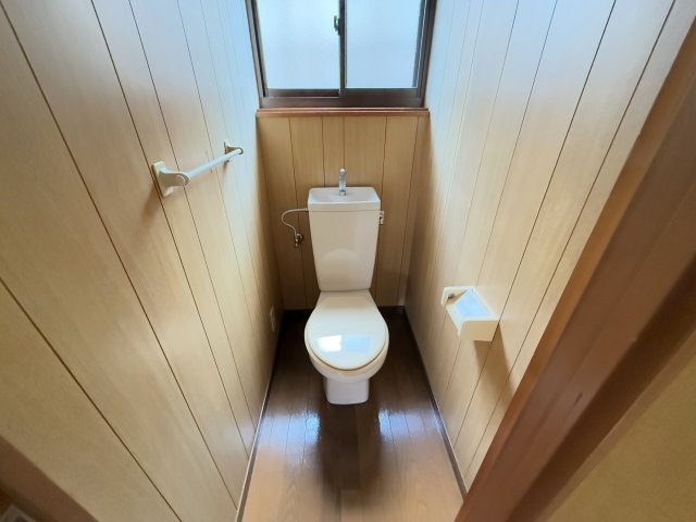 一宮しなね貸家のトイレ