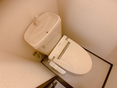 レオネクストＣＯＭＯＩＫＥのトイレ|ゆったりとした空間のトイレです