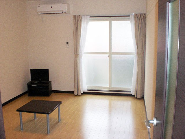 レオネクストＣＯＭＯＩＫＥの居間・リビング|ゆったり過ごせる居間です