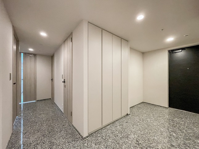 港区港南３丁目の賃貸マンションの玄関
