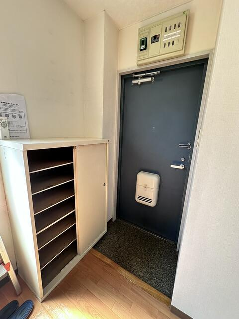 第3ハイツカトレアの玄関