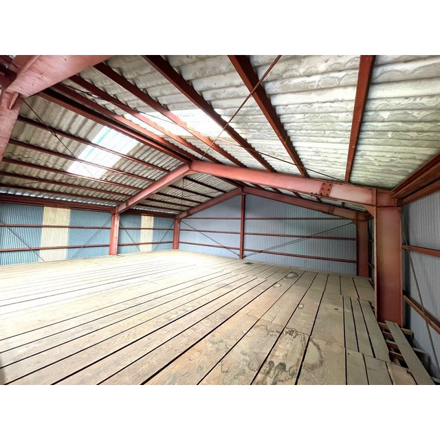 近島２丁目倉庫の居間・リビング