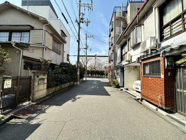 【前面道路含む現地写真】