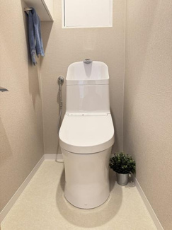 【トイレ】 | 山科音羽マンションA棟 | トイレ
※展示されている調度品は販売対象外です