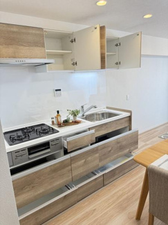 【キッチン】 | 山科音羽マンションA棟 | 収納たっぷりのキッチン
※展示されている調度品は販売対象外です