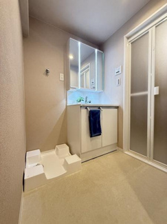 【独立洗面台】 | 山科音羽マンションA棟 | 洗面室
※展示されている調度品は販売対象外です