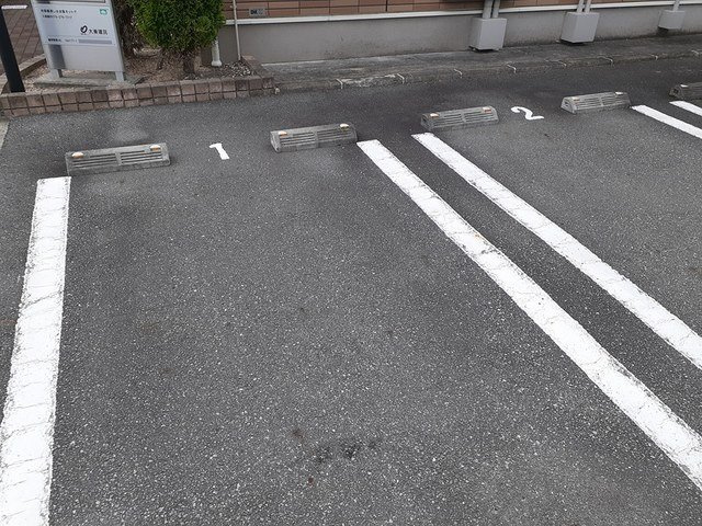 カーサ　エレガンテ　Ⅱの駐車場