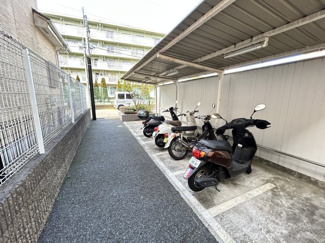 【駐車場】 | 【バイク置場】