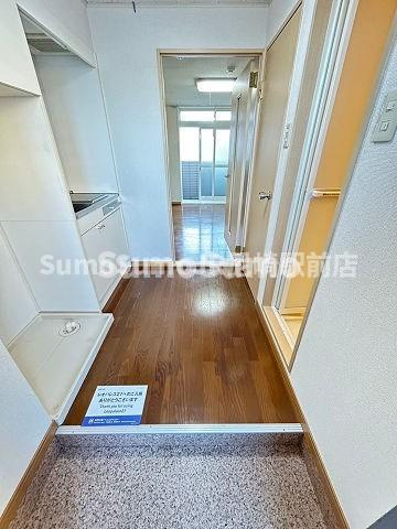 レオパレスみそのの玄関|明るい玄関です