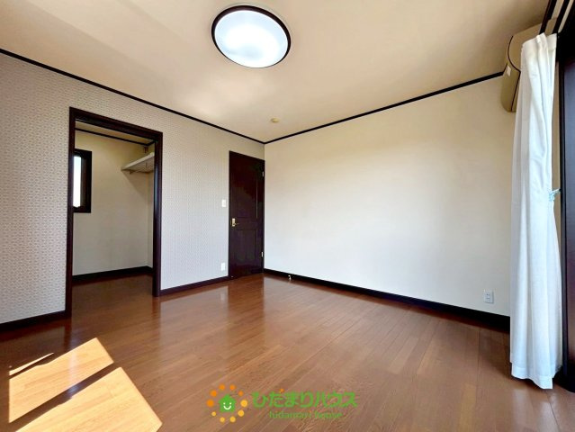 久喜市西大輪　中古一戸建ての寝室