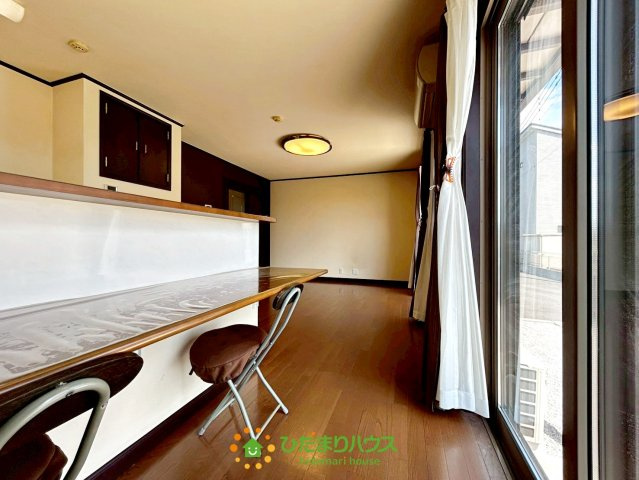 久喜市西大輪　中古一戸建ての居間・リビング