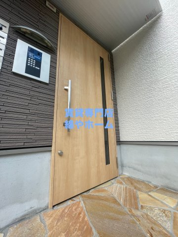 フジパレス我孫子Ⅱ番館のエントランス|落ち着いたエントランスです