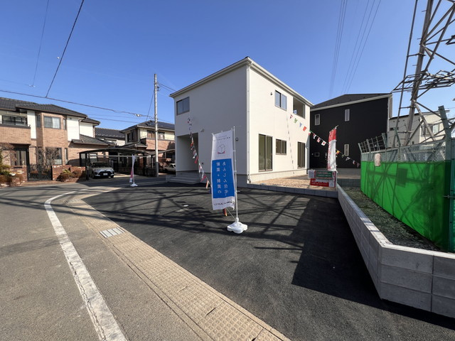 新築　前橋市六供町第2　クレイドルガーデン　１号棟の前面道路含む現地写真|現地写真　西側接道幅員約6.5ｍ　北側接道幅員約5.9ｍ
