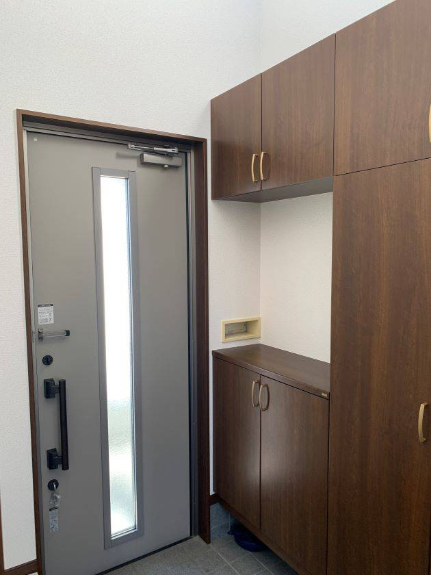 八戸市類家5丁目の玄関