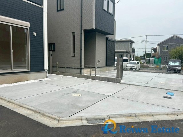 新築戸建　高座郡寒川町小谷2丁目　全12棟の駐車場