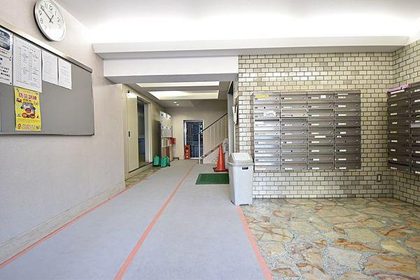 豊中スカイハイツのエントランス