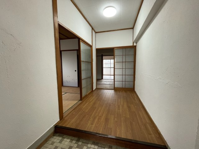 道本グリーンハウスの玄関