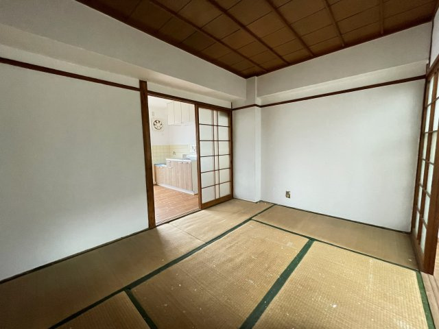 道本グリーンハウスの和室