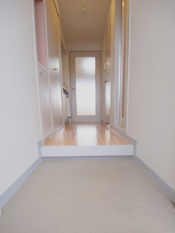 広島市安佐南区中筋１丁目の賃貸マンションの玄関