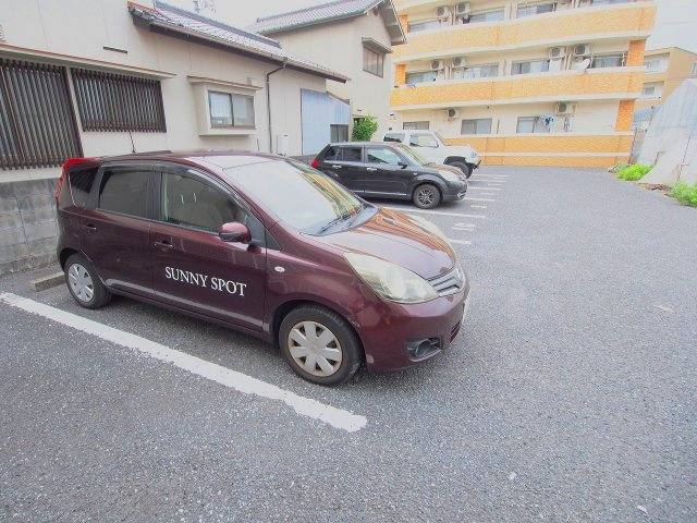 広島市安佐南区中筋１丁目の賃貸マンションの駐車場