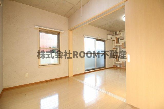 ネオハイツ宮丸の居間・リビング|ゆったりとした居間です