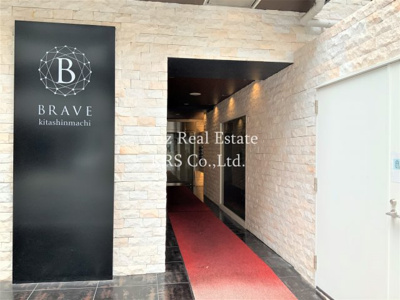 【エントランス】 | BRAVE北新町 | オシャレで高級感のあるエントランスです♪