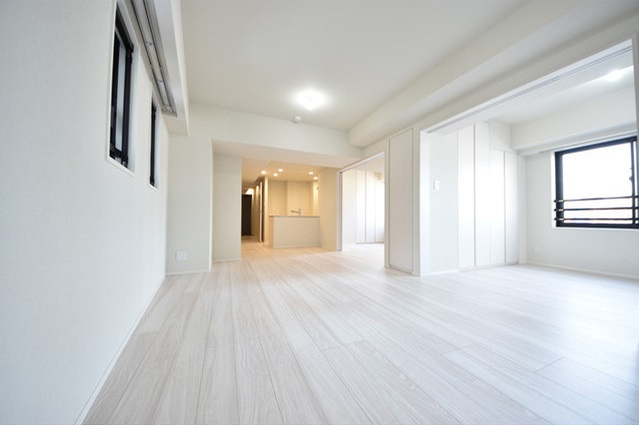 港区西麻布３丁目の賃貸マンションの居間・リビング