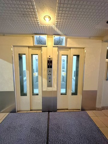 全面改装済み◆駅徒歩７分の駅近マンション◆３階部分南向き２ＬＤＫ◆コトーハイツ伏見稲荷B棟のその他共用部分|エレベーター