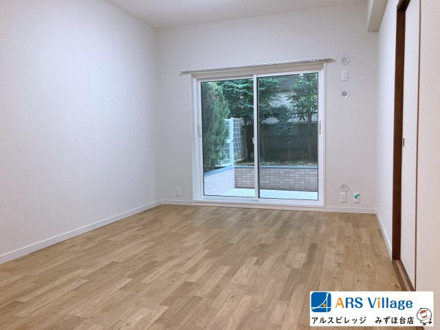 コスモ鶴瀬の居間・リビング