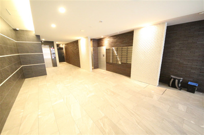 【エントランス】 | フォーリアライズ本町レクス