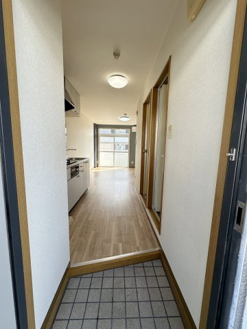 サンシャインタカラ2号棟の玄関
