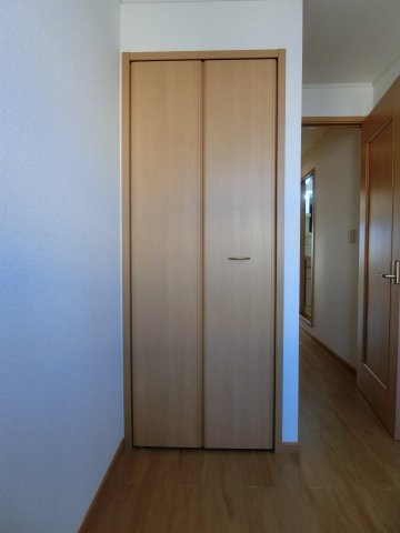 アルマーニ　Ⅱの収納