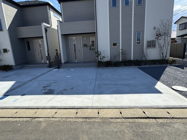 松戸市古ケ崎３丁目新築戸建【古ヶ崎小学校：7分】の駐車場|A号棟駐車スペース・並列２台駐車可