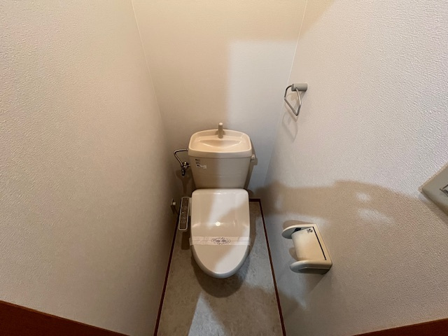 FKマンションのトイレ|同物件別部屋イメージ写真