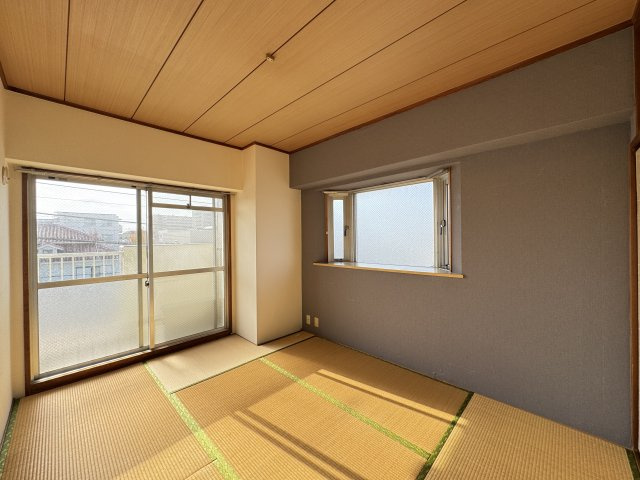ダイカンプラザ の和室