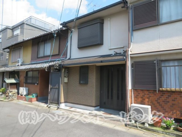 宇治市 五ケ庄芝ノ東 中古テラス（リフォーム歴あり・駅近・オール電化・空家）の外観