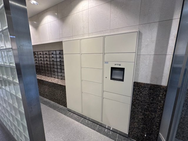 グランドメゾン茶屋ヶ坂の設備|宅配ボックスあり！荷物の受け取り時間を気にせずお出かけできて助かります！