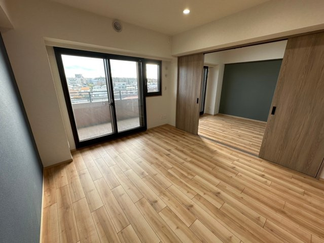 グランドメゾン茶屋ヶ坂のダイニング|陽当たりの良い明るいリビング☆毎日家族が笑顔で生活する空間♪