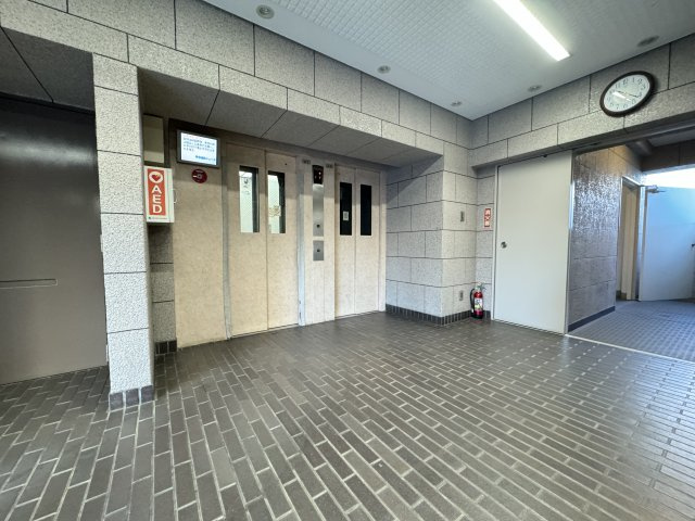 南砂町グリーンハイツ2号棟のその他共用部分|2基のエレベーターがついています
